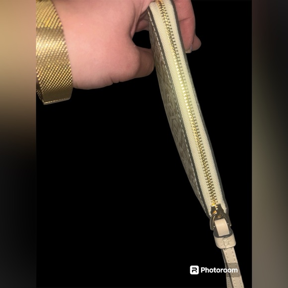 COPY - COPY - BNWT COACH LOGO WRISLET - Picture 15 of 16